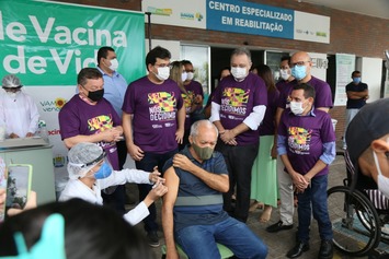 Piauí inicia vacinação de pessoas com deficiência 