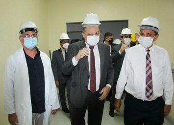Governador Welington Dias visita obras de reforma e ampliação do HGV