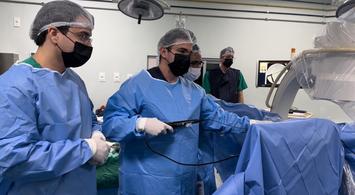 HGV realiza 1ª cirurgia minimamente invasiva de retirada de cálculo renal a laser 
