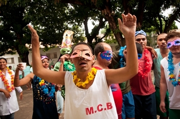 Pacientes caem na folia no tradicional carnaval do Areolino