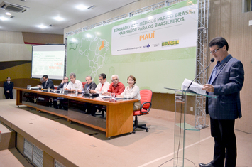 Secretário anuncia mais recursos para hospitais durante evento do Mais Médicos