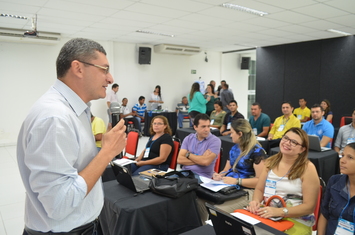 Assistência Farmacêutica realiza treinamento para profissionais da saúde