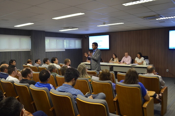 Francisco Costa reúne diretores da Rede Hospitalar do Piauí