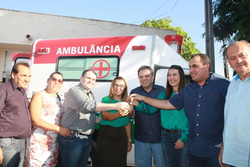 Saúde entrega ambulâncias para sul do Piauí