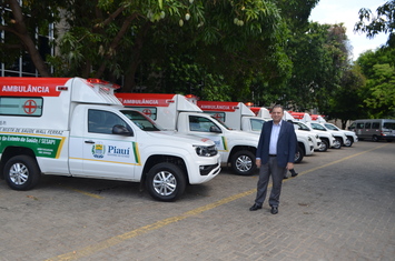 Saúde entrega ambulâncias para seis municípios