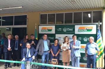 Governador entrega equipamentos para HPM