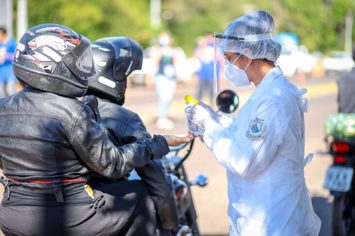 Barreira sanitária na BR 343 orienta motoristas no combate à covid-19